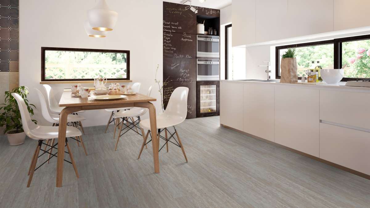 Objectflor Expona Commercial Beige Varnished Wood Raumbild Objectflor Expona Commercial Beige Varnished Wood Raumbild